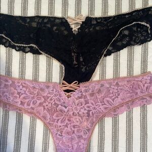 Bundle of 2 VS thongs